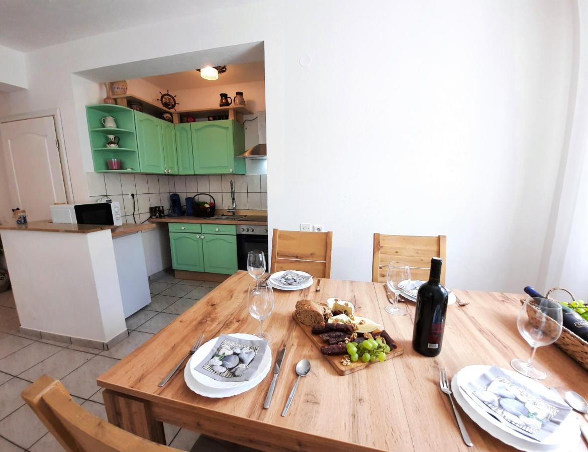 Apartments Pitve Jelsa  Εξωτερικό φωτογραφία