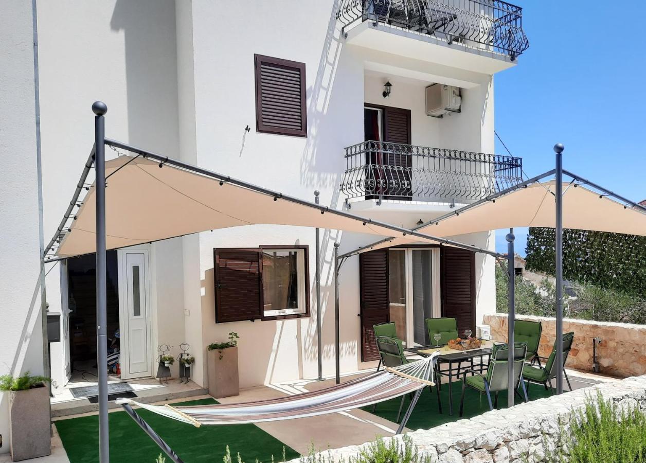 Apartments Pitve Jelsa  Εξωτερικό φωτογραφία